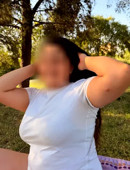 Christina, 23