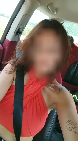 Eva, 32