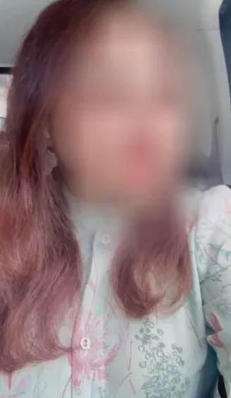 Yasmin, 32
